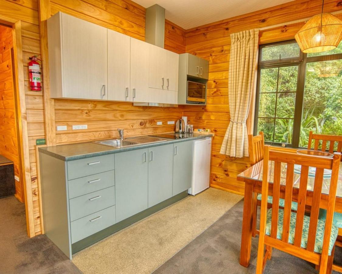 Paparoa Beach Hideaway With Hot Tub Barrytown Kültér fotó